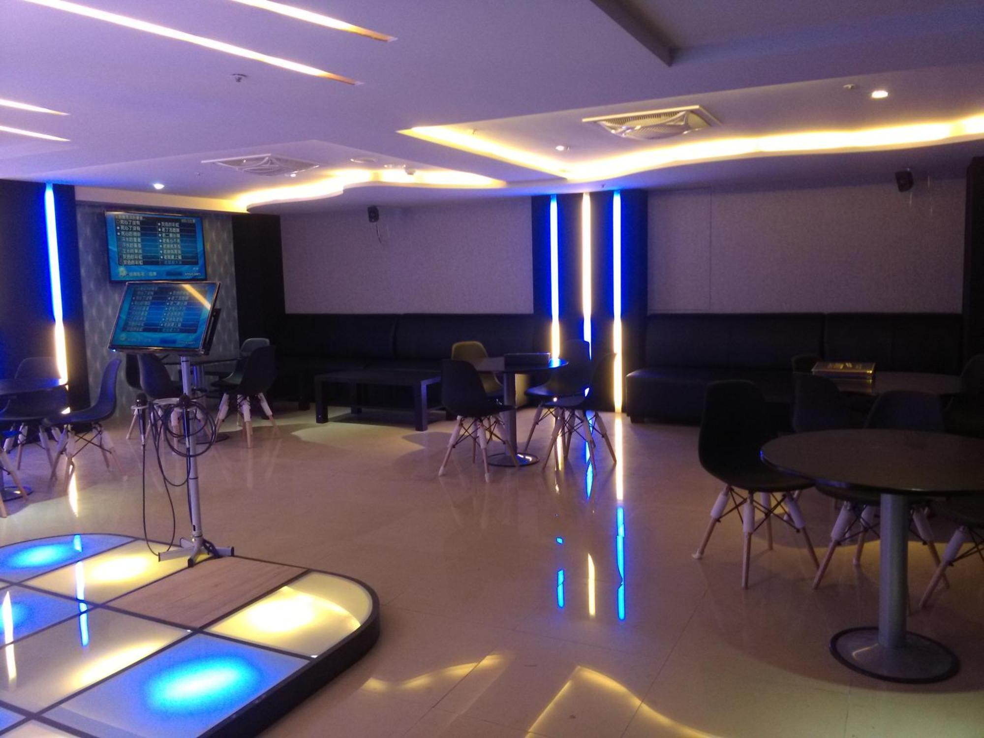 Dengfeng Milan Business Hotel Huwei Exteriör bild