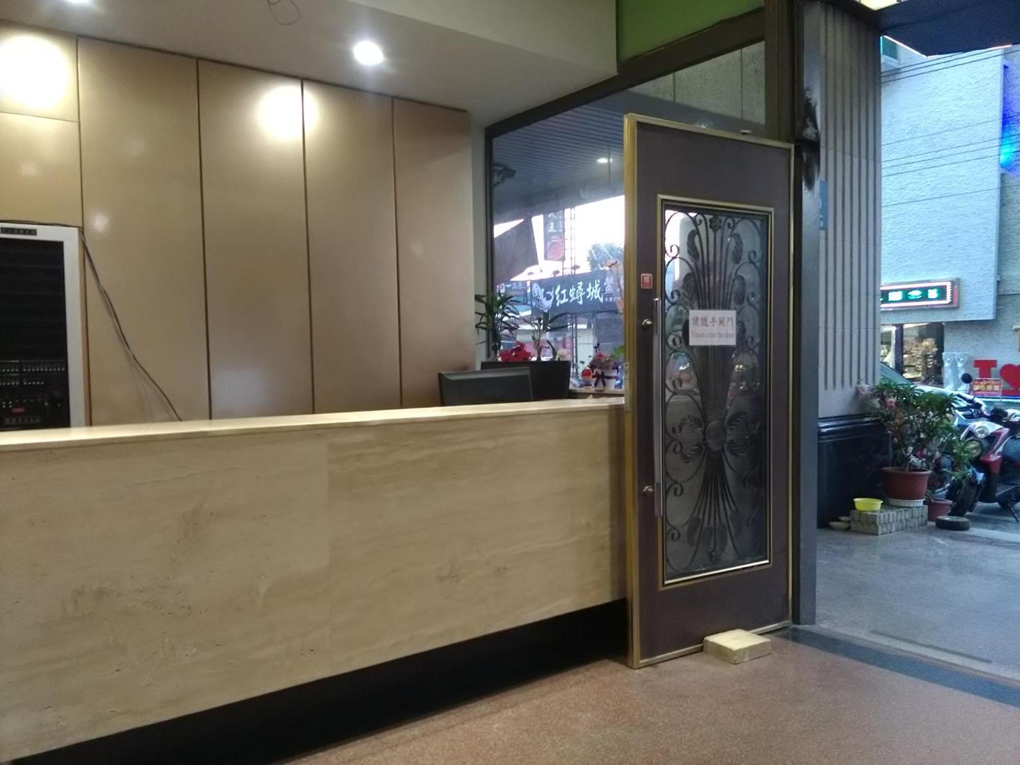 Dengfeng Milan Business Hotel Huwei Exteriör bild