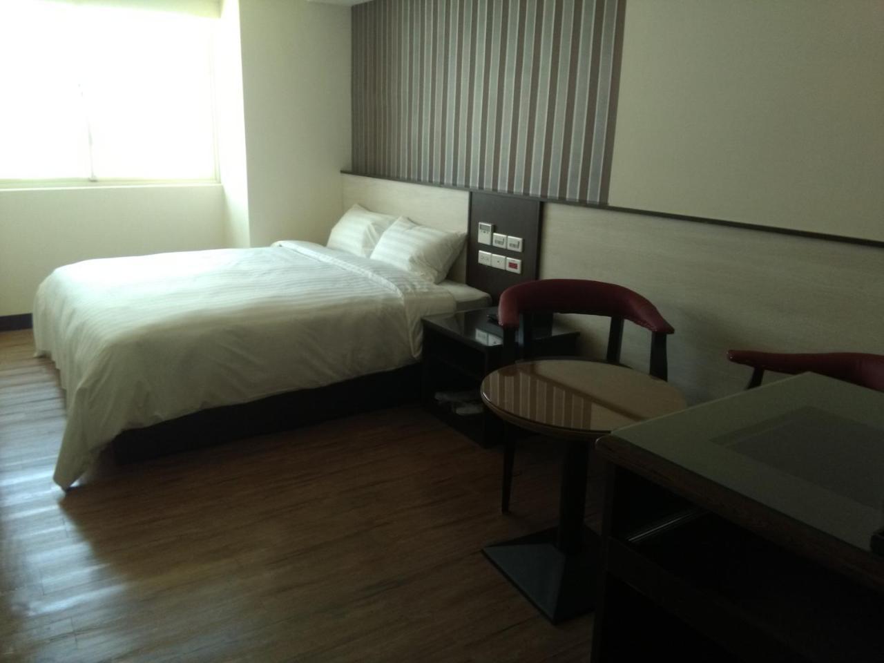 Dengfeng Milan Business Hotel Huwei Exteriör bild